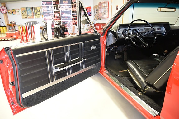 Oldsmobile Cutlass 21 of 30