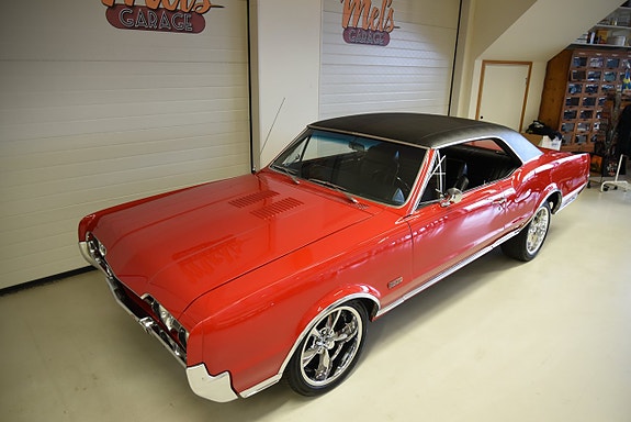 Oldsmobile Cutlass 14 of 30