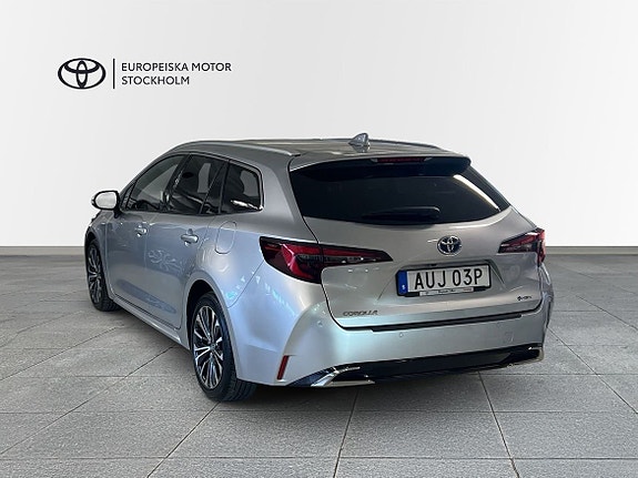 Toyota Corolla 2 of 19
