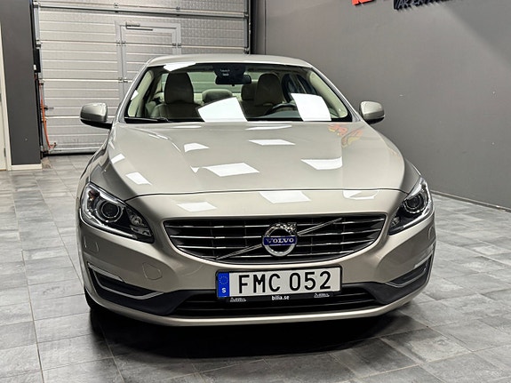 Volvo S60 4 of 12