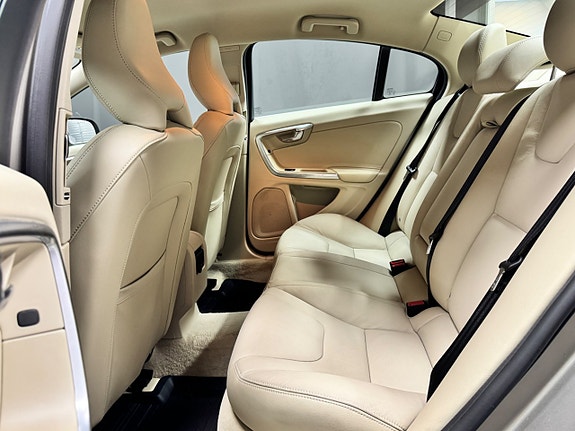 Volvo S60 6 of 12