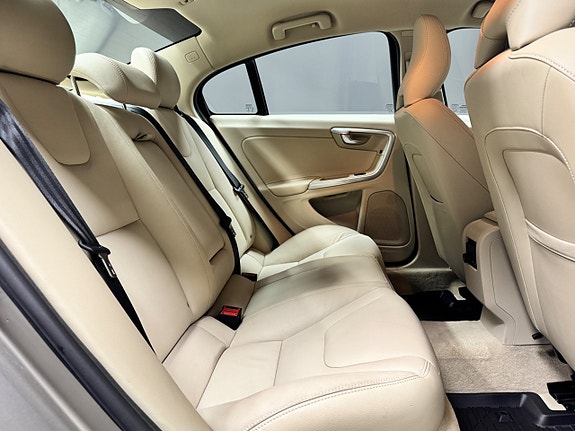 Volvo S60 8 of 12
