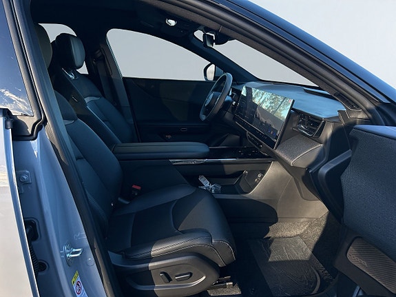 Mazda CX-6e 10 of 27