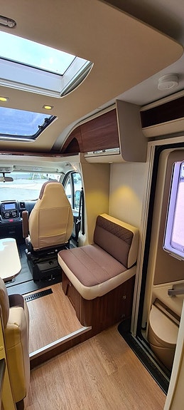 Adria Coral S 690 SL "Enkelsäng, Superfint skick!" 16 of 17