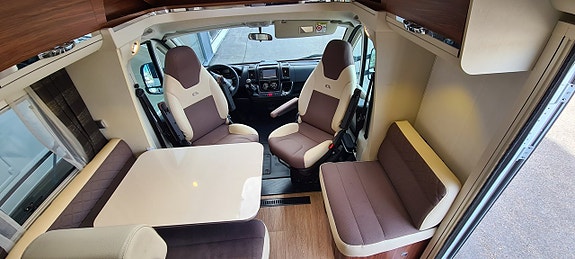 Adria Coral S 690 SL "Enkelsäng, Superfint skick!" 5 of 17