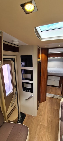 Adria Coral S 690 SL "Enkelsäng, Superfint skick!" 8 of 17