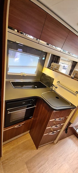 Adria Coral S 690 SL "Enkelsäng, Superfint skick!" 10 of 17