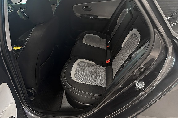 Kia Ceed 7 of 10
