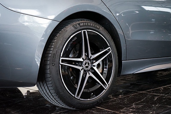 Mercedes-Benz C300 9 of 28
