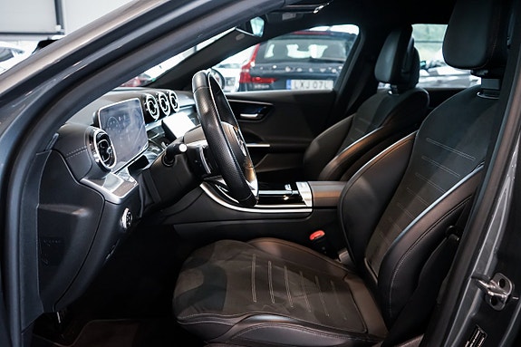 Mercedes-Benz C300 25 of 28