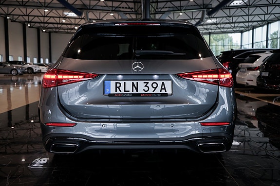 Mercedes-Benz C300 6 of 28