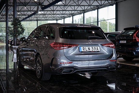Mercedes-Benz C300 7 of 28