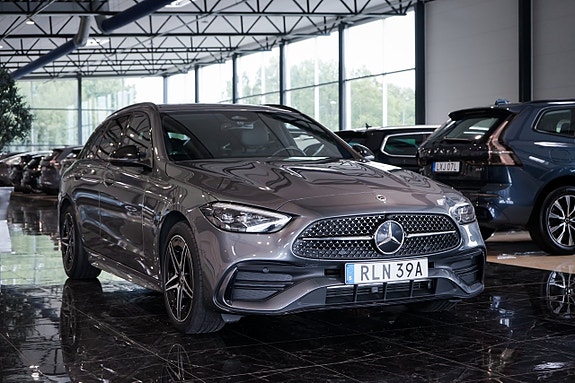 Mercedes-Benz C300 3 of 28