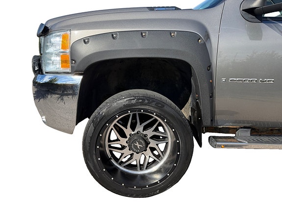 Chevrolet Silverado 2500 3 of 16