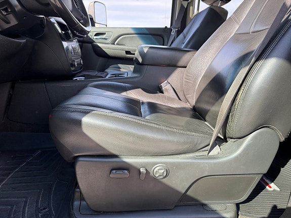 Chevrolet Silverado 2500 12 of 16