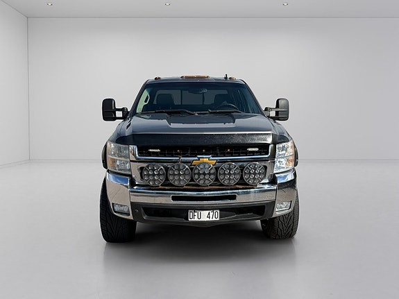 Chevrolet Silverado 2500 2 of 16