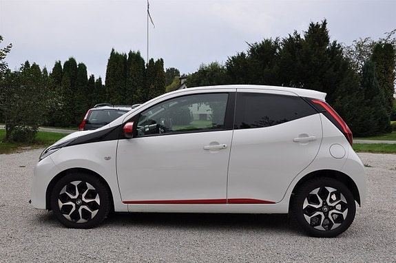 Toyota Aygo 4 of 13
