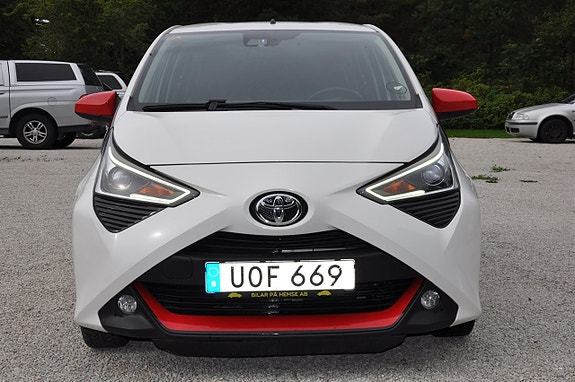 Toyota Aygo 2 of 13