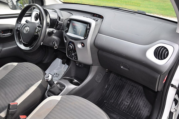 Toyota Aygo 10 of 13
