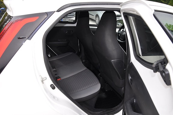 Toyota Aygo 8 of 13