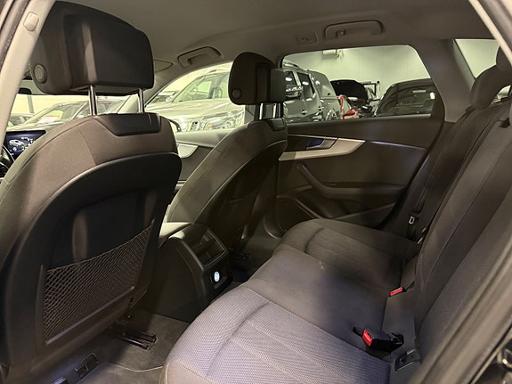 Audi A4 23 of 27