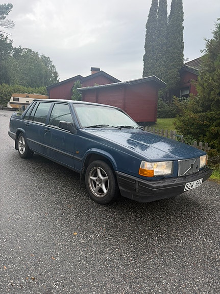 Volvo 740 2 of 7