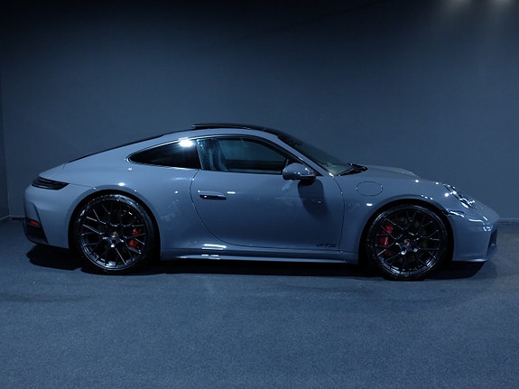 Porsche 911 Carrera 4 GTS 2 of 14