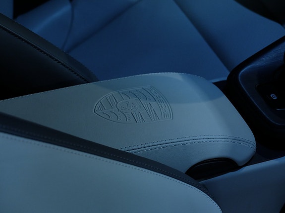 Porsche 911 Carrera 4 GTS 8 of 14