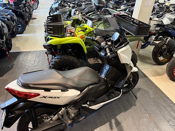 Yamaha XMAX 250 ABS 4 of 9