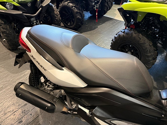 Yamaha XMAX 250 ABS 3 of 9