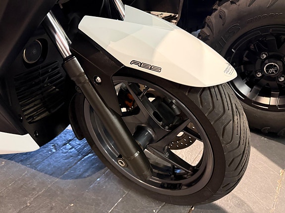Yamaha XMAX 250 ABS 9 of 9