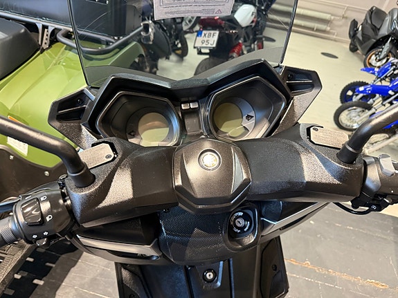Yamaha XMAX 250 ABS 8 of 9