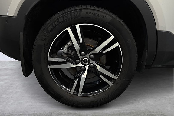 Volvo XC40 14 of 21