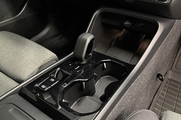 Volvo XC40 16 of 21