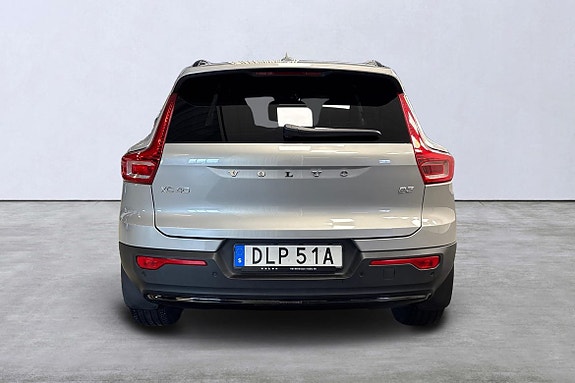 Volvo XC40 5 of 21