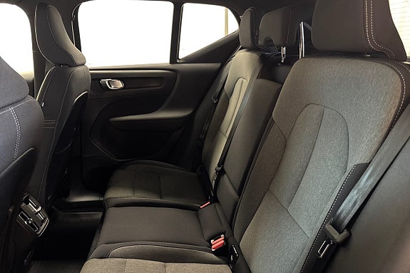 Volvo XC40 12 of 21