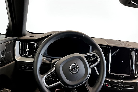 Volvo XC60 7 of 9