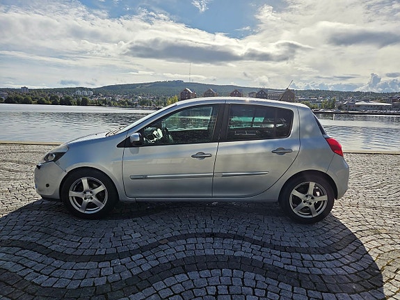 Renault Clio 6 of 9
