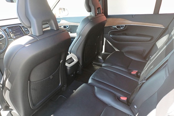 Volvo XC90 8 of 9