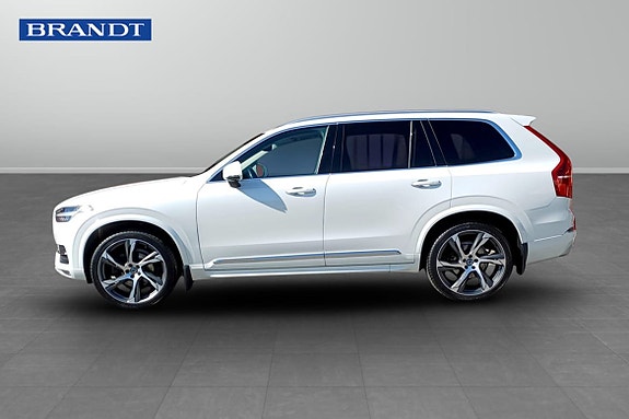 Volvo XC90 3 of 9
