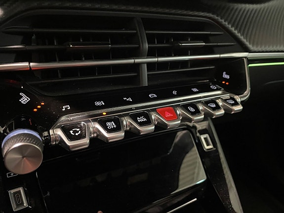 Peugeot 2008 16 of 16