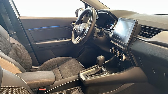 Renault Captur 3 of 12