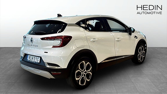 Renault Captur 2 of 12