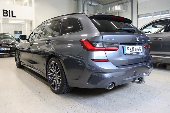 BMW 320d 4 of 30