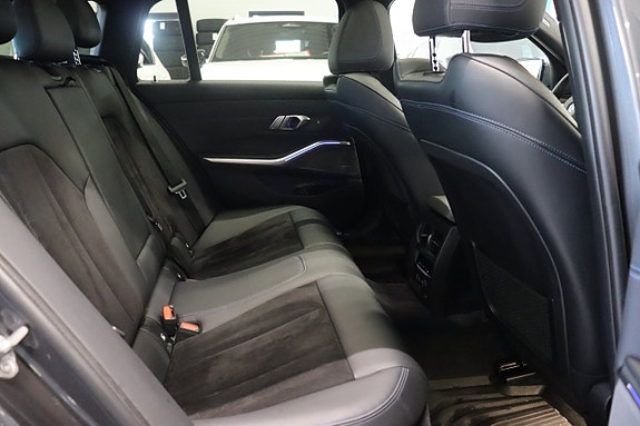 BMW 320d 12 of 30