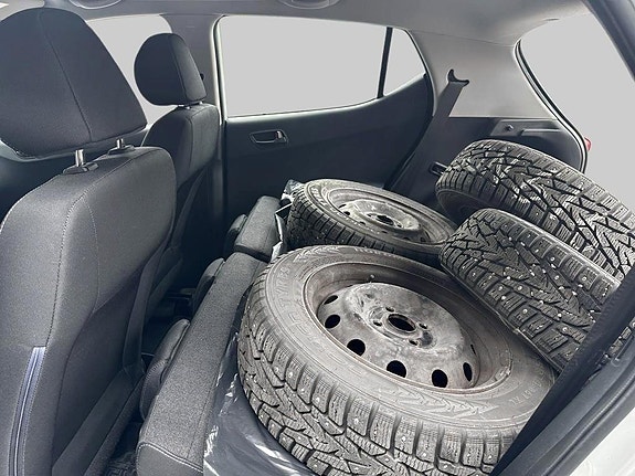 Hyundai i10 7 of 14