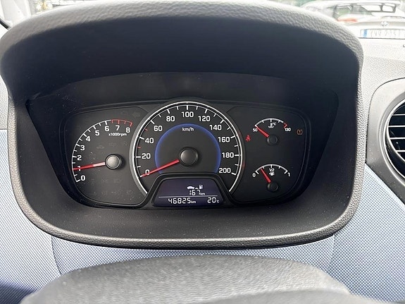 Hyundai i10 12 of 14