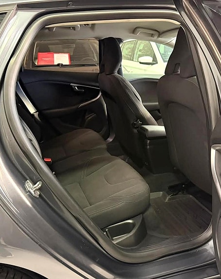 Volvo V40 16 of 26