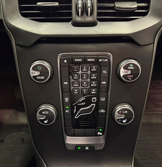 Volvo V40 23 of 26