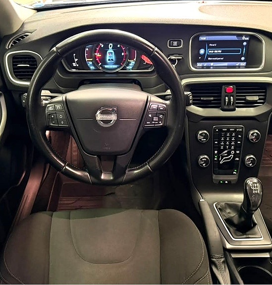 Volvo V40 13 of 26